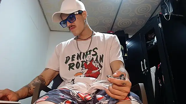 imsammytop online show from October 6, 10:51 pm