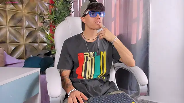 imsammytop online show from October 21, 1:23 pm