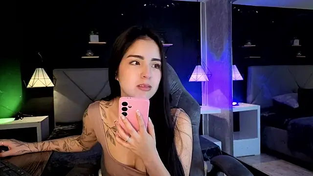 giapearl25 online show from December 4, 12:09 am