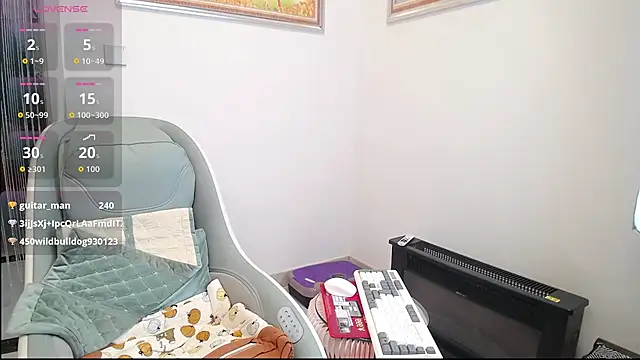 selinajuan online show from November 14, 1:54 pm