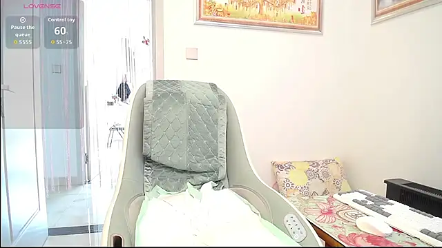 selinajuan online show from December 15, 3:00 am