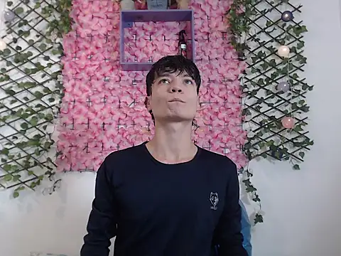 alex russo   online show from October 14, 3:40 am