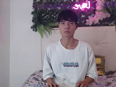 alex russo   online show from October 24, 3:25 am