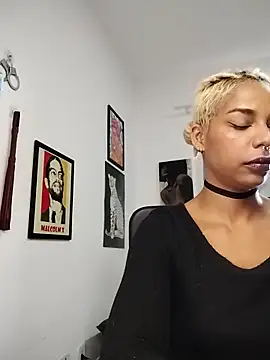 Helenoir online show from March 12, 1:50 pm