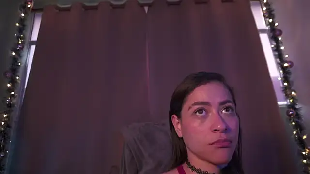  issy online show from December 13, 10:26 pm