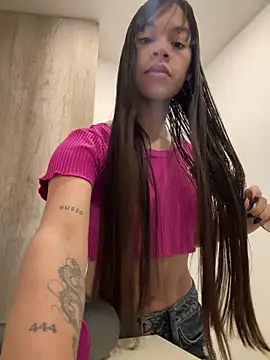 kimhilton  online show from March 23, 2:15 am