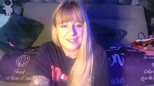 Delichieuse5 online show from January 13, 11:27 pm