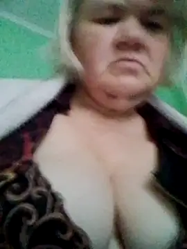 Snapshot of LusiyaGold5 chatting on November 15, 1:51 pm LusiyaGold5 online show from November 15, 1:51 pm