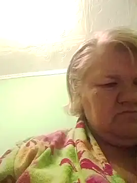 Snapshot of LusiyaGold5 chatting on November 28, 10:12 pm LusiyaGold5 online show from November 28, 10:12 pm