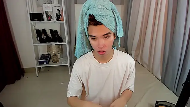 Yourdreamgoddess online show from January 12, 4:34 pm