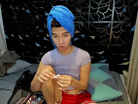 Snapshot of Yourdreamgoddess chatting on June 2, 4:53 pm Yourdreamgoddess online show from June 2, 4:53 pm