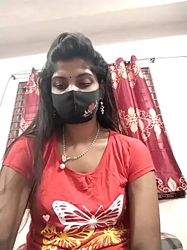 Queen-Any online show from November 4, 9:58 pm