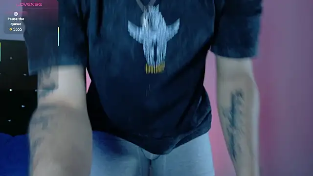 angel kyrozz online show from April 20, 7:04 pm