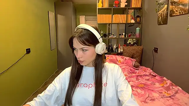 Snapshot of MysticAlisa chatting on October 8, 10:13 am MysticAlisa online show from October 8, 10:13 am