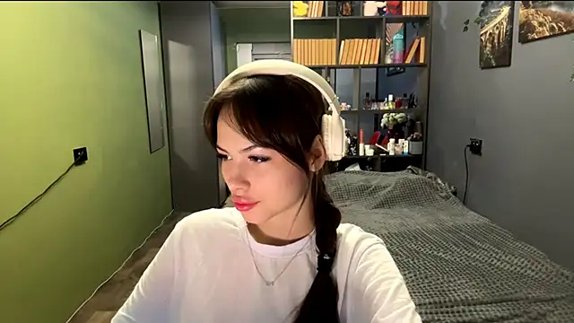 Snapshot of MysticAlisa chatting on October 17, 10:07 am MysticAlisa online show from October 17, 10:07 am