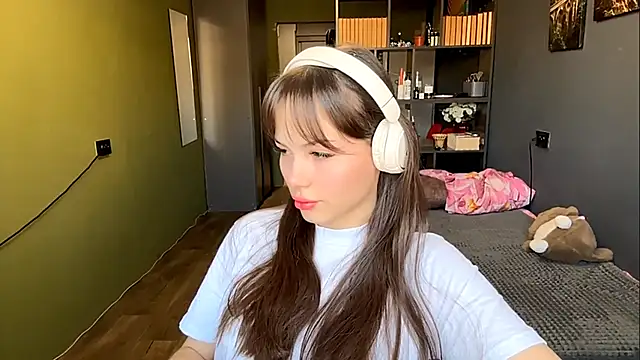 Snapshot of MysticAlisa chatting on December 2, 6:08 am MysticAlisa online show from December 2, 6:08 am