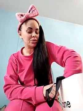 Snapshot of Stefaniyaxq chatting on December 1, 11:26 am Stefaniyaxq online show from December 1, 11:26 am