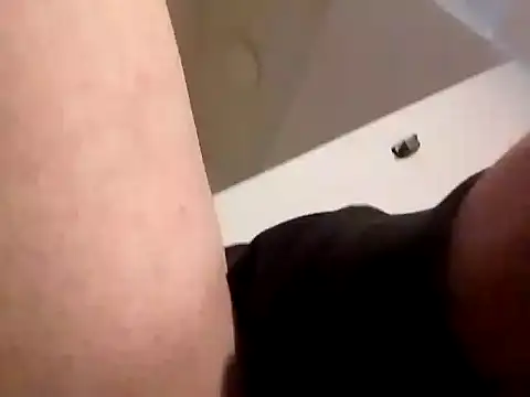 Snapshot of tntntm777 chatting on December 5, 10:35 am tntntm777 online show from December 5, 10:35 am