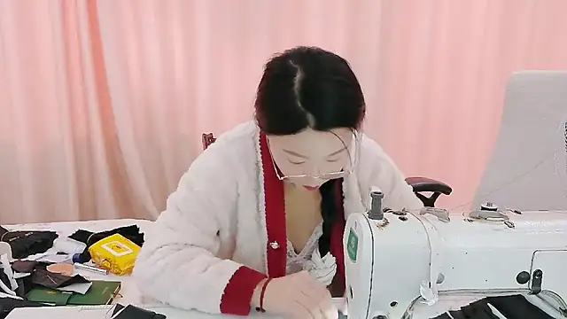 CCOO520 online show from October 27, 4:16 am