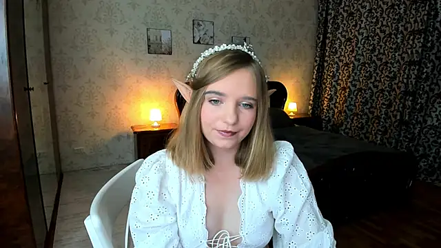 LunaCosplay online show from October 26, 3:56 am