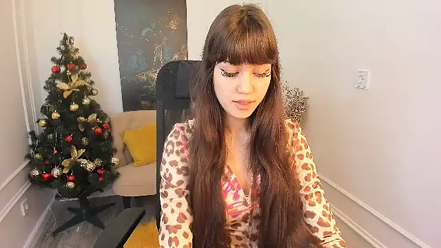 TiffanyYounge online show from January 8, 4:26 am