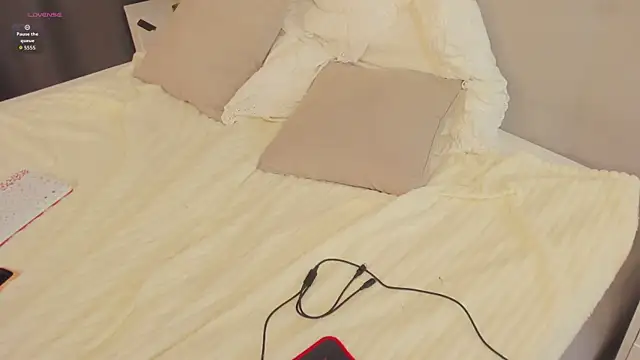 Jessie Rayne online show from April 23, 4:03 am