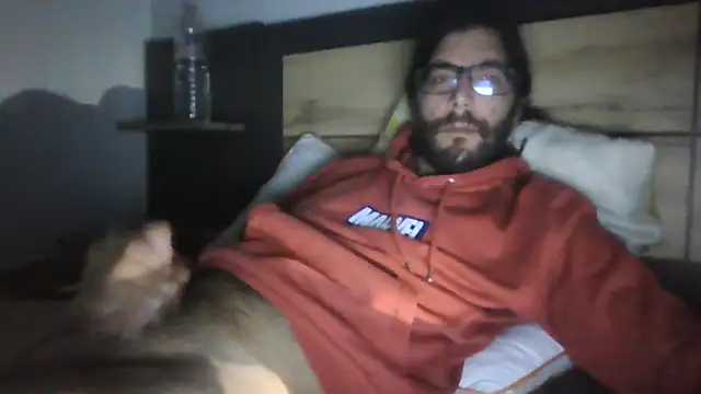 Snapshot of Arbneh69 chatting on October 8, 8:17 pm Arbneh69 online show from October 8, 8:17 pm