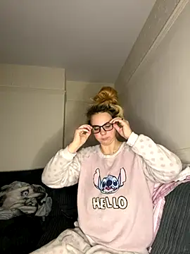 TabbyLovexox online show from November 6, 7:20 am