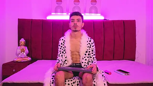 Timothe Evans online show from October 18, 9:59 pm