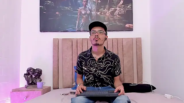 Timothe Evans online show from December 4, 3:49 am