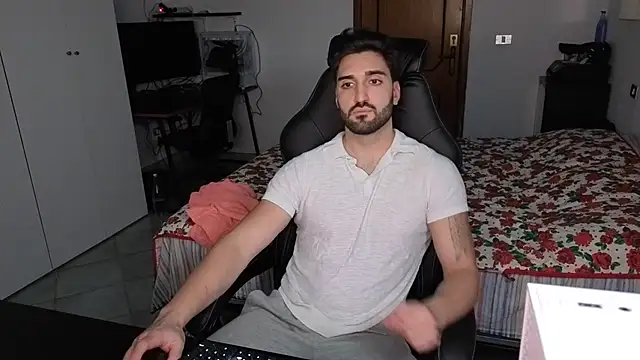 Al3xox02 online show from February 6, 8:45 pm