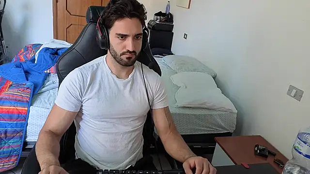 Al3xox02 online show from April 20, 9:56 am