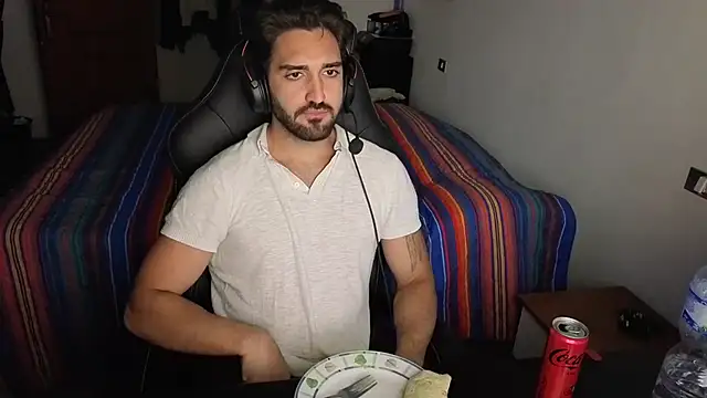 Al3xox02 online show from April 21, 6:23 pm