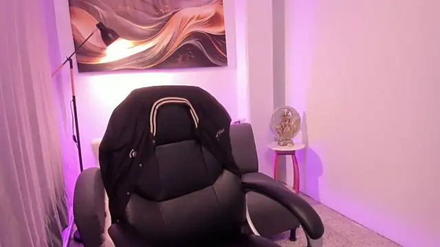 Snapshot of Leoo_Miller chatting on November 7, 4:34 am Leoo Miller online show from November 7, 4:34 am