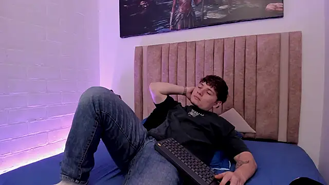 Snapshot of Leoo_Miller chatting on November 23, 5:07 am Leoo Miller online show from November 23, 5:07 am