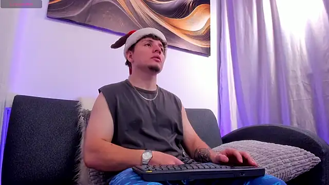 Snapshot of Leoo_Miller chatting on November 29, 4:59 am Leoo Miller online show from November 29, 4:59 am