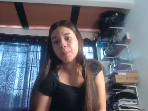 Snapshot of Saraa_loove chatting on October 17, 12:41 pm Saraa loove online show from October 17, 12:41 pm