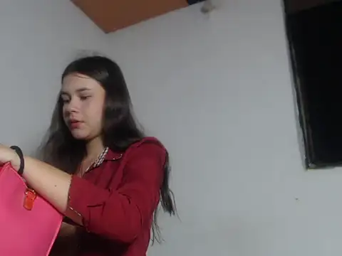 Snapshot of Saraa_loove chatting on October 21, 1:56 pm Saraa loove online show from October 21, 1:56 pm