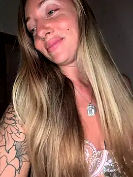 Snapshot of OpheliaRox chatting on October 30, 6:15 am OpheliaRox online show from October 30, 6:15 am