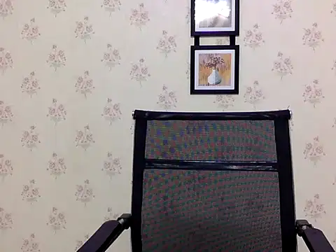 Snapshot of cute_zaraa chatting on October 15, 5:51 am cute zaraa online show from October 15, 5:51 am