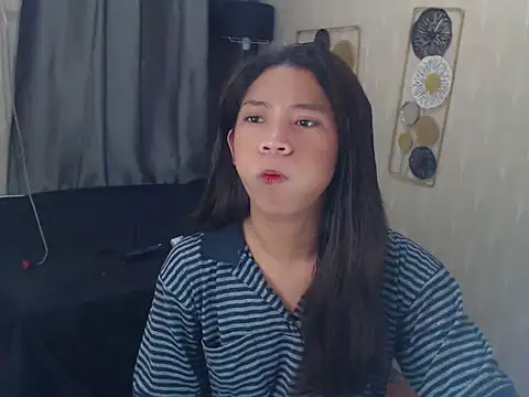 Snapshot of Seductive_nathalie chatting on November 30, 10:52 am Seductive nathalie online show from November 30, 10:52 am