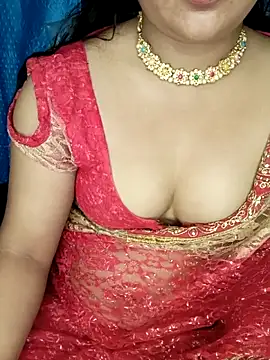 Snapshot of Rashmi_011 chatting on May 16, 12:18 am Rashmi 011 online show from May 16, 12:18 am