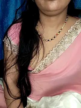 Snapshot of Rashmi_011 chatting on May 17, 3:37 am Rashmi 011 online show from May 17, 3:37 am