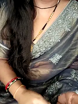 Snapshot of Rashmi_011 chatting on June 27, 12:37 am Rashmi 011 online show from June 27, 12:37 am