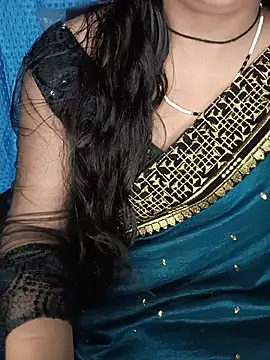 Snapshot of Rashmi_011 chatting on July 1, 12:23 am Rashmi 011 online show from July 1, 12:23 am