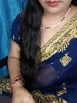 Snapshot of Rashmi_011 chatting on July 5, 12:39 am Rashmi 011 online show from July 5, 12:39 am