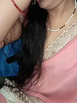 Snapshot of Rashmi_011 chatting on July 6, 12:29 am Rashmi 011 online show from July 6, 12:29 am