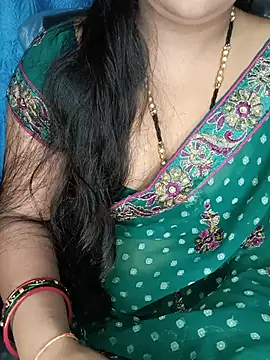 Snapshot of Rashmi_011 chatting on July 10, 12:26 am Rashmi 011 online show from July 10, 12:26 am