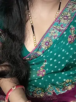 Snapshot of Rashmi_011 chatting on July 27, 12:50 am Rashmi 011 online show from July 27, 12:50 am