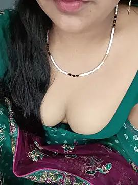 Snapshot of Rashmi_011 chatting on August 1, 2:55 am Rashmi 011 online show from August 1, 2:55 am